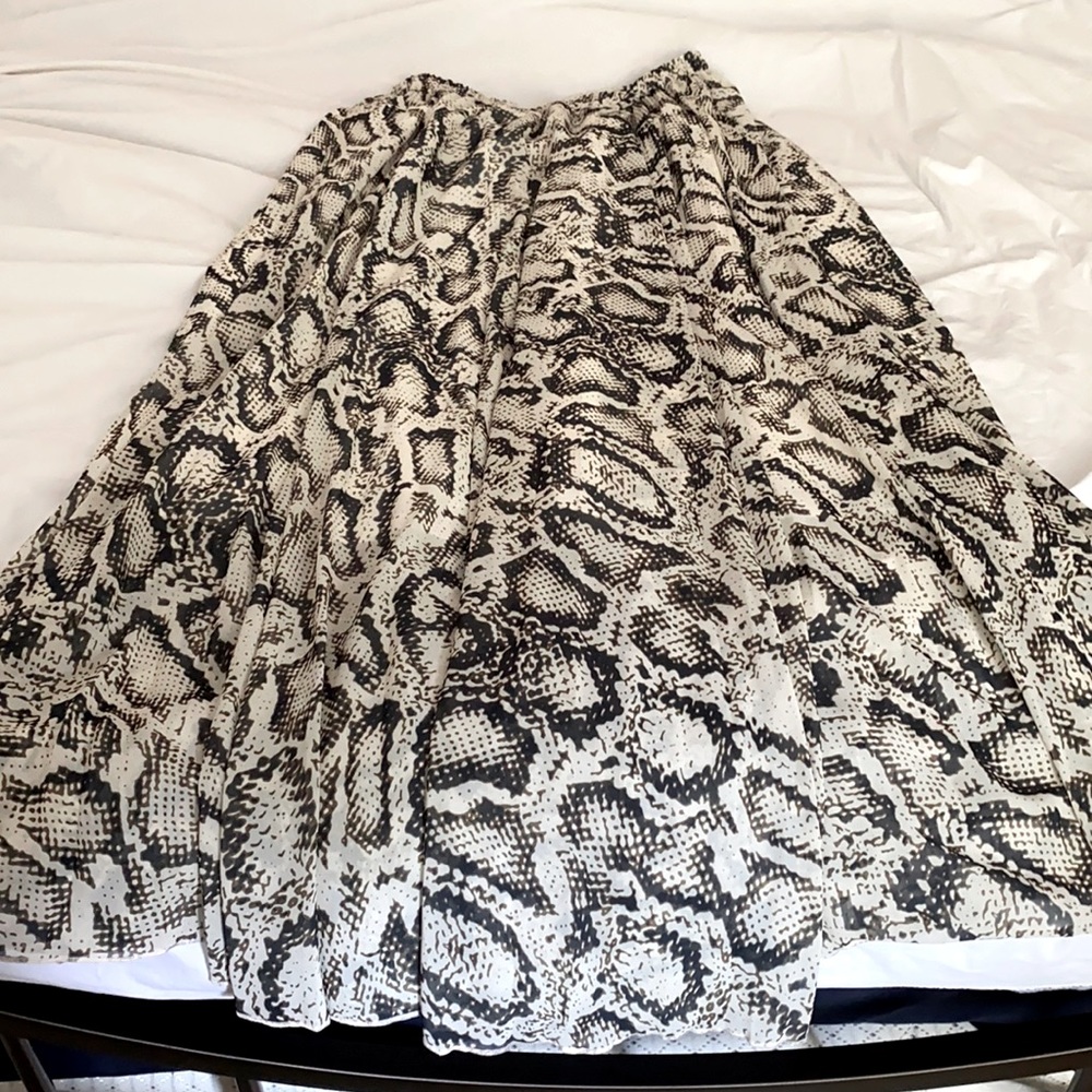 Chicwish size M/L maxi skirt